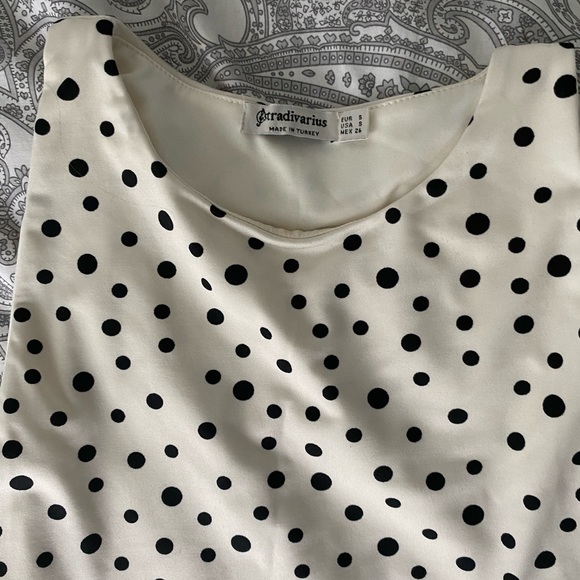 Polka Dot Chic-Fit bodysuit 🖤🤍 - Picture 2 of 2